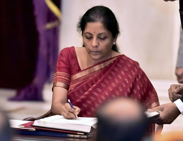 Nirmala Sitharaman, DU alumni